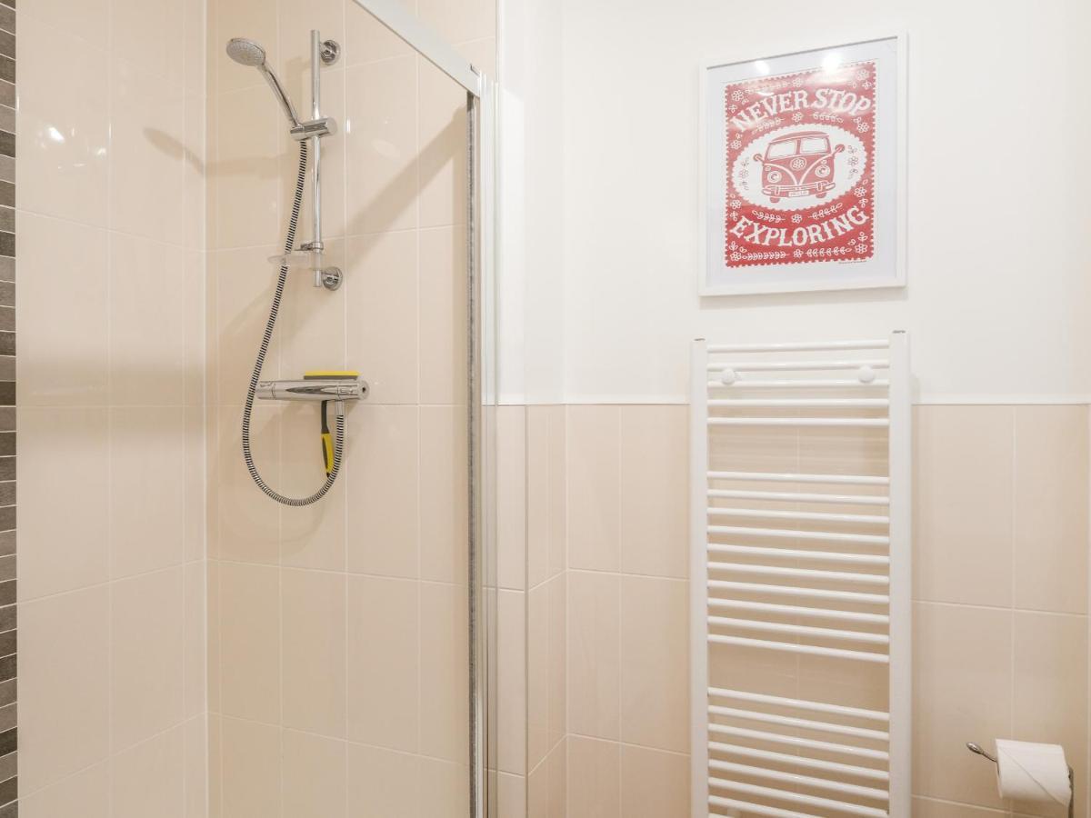 Stone'S Throw Apartman Charlestown  Kültér fotó