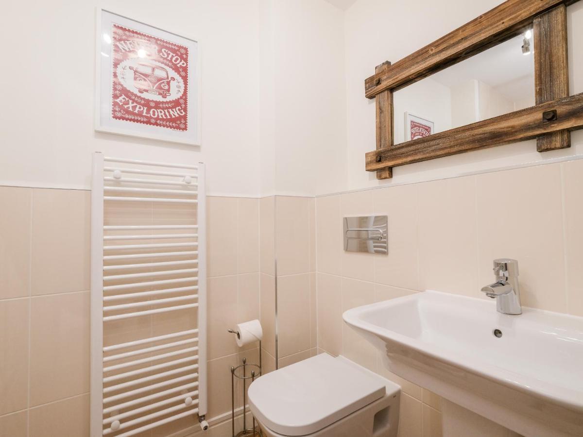 Stone'S Throw Apartman Charlestown  Kültér fotó